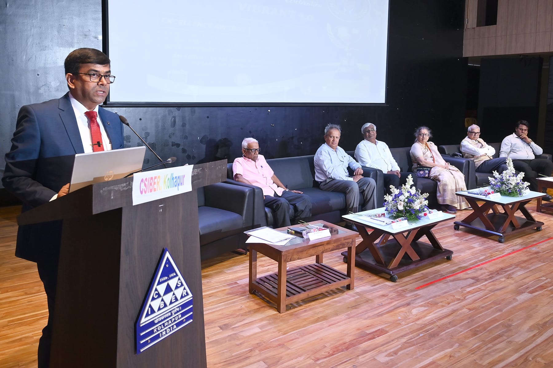 VIBRANT 1.0 - Excellence Awards