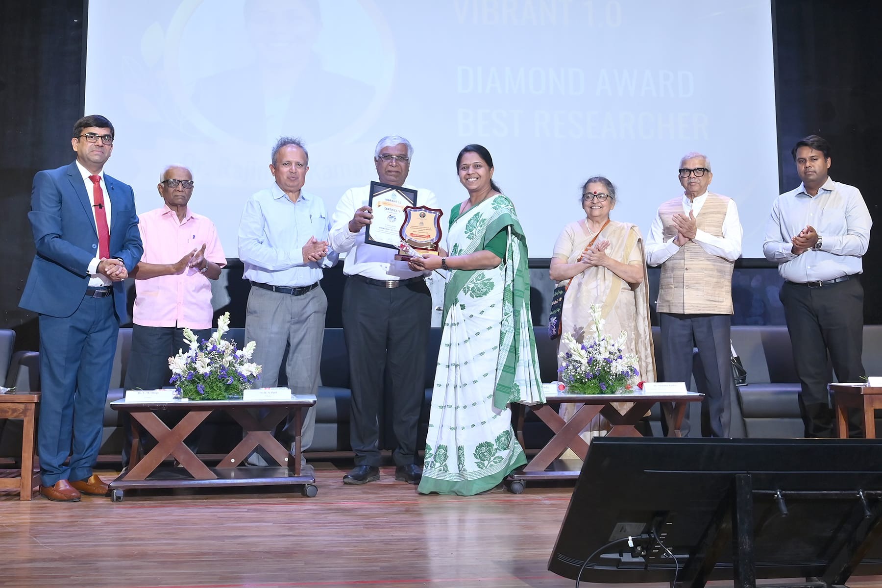 VIBRANT 1.0 - Excellence Awards
