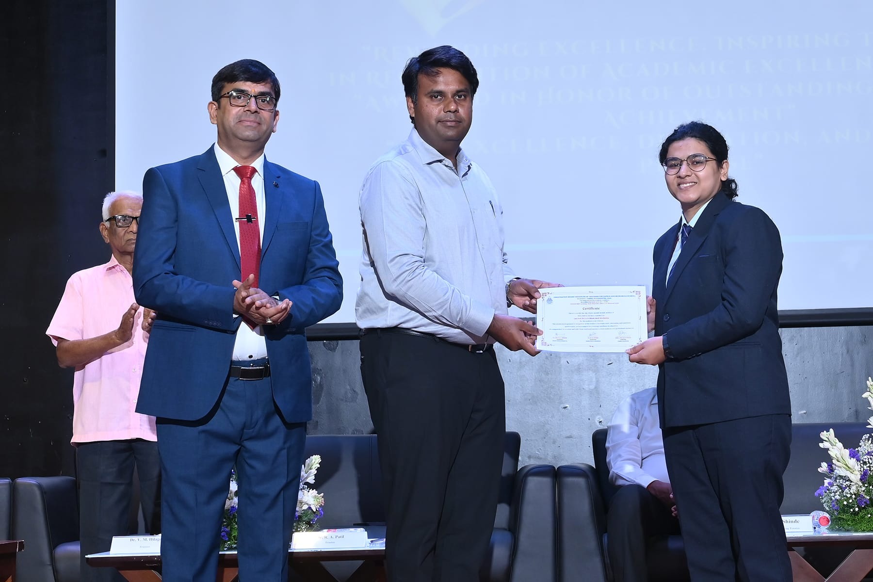 VIBRANT 1.0 - Excellence Awards