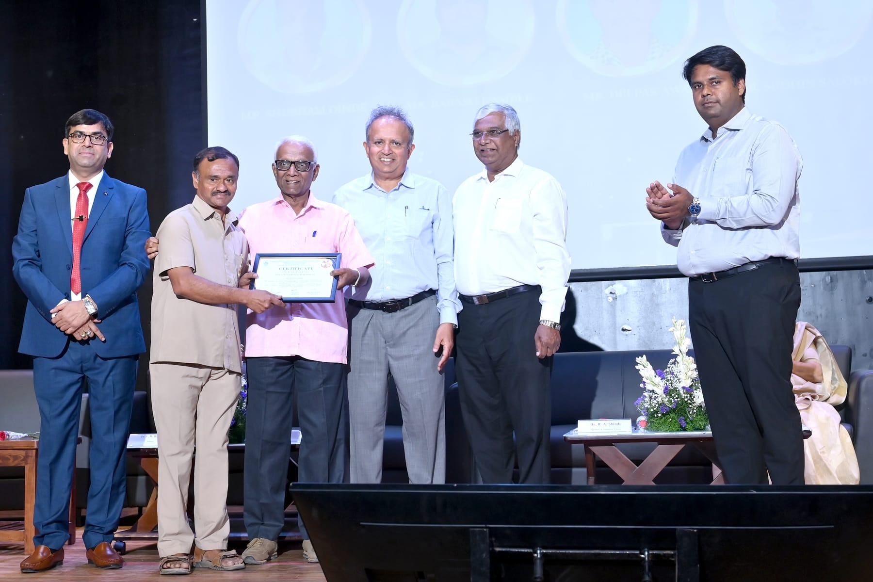 VIBRANT 1.0 - Excellence Awards