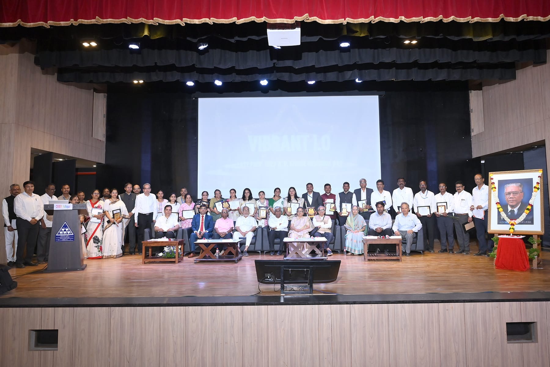 VIBRANT 1.0 - Excellence Awards
